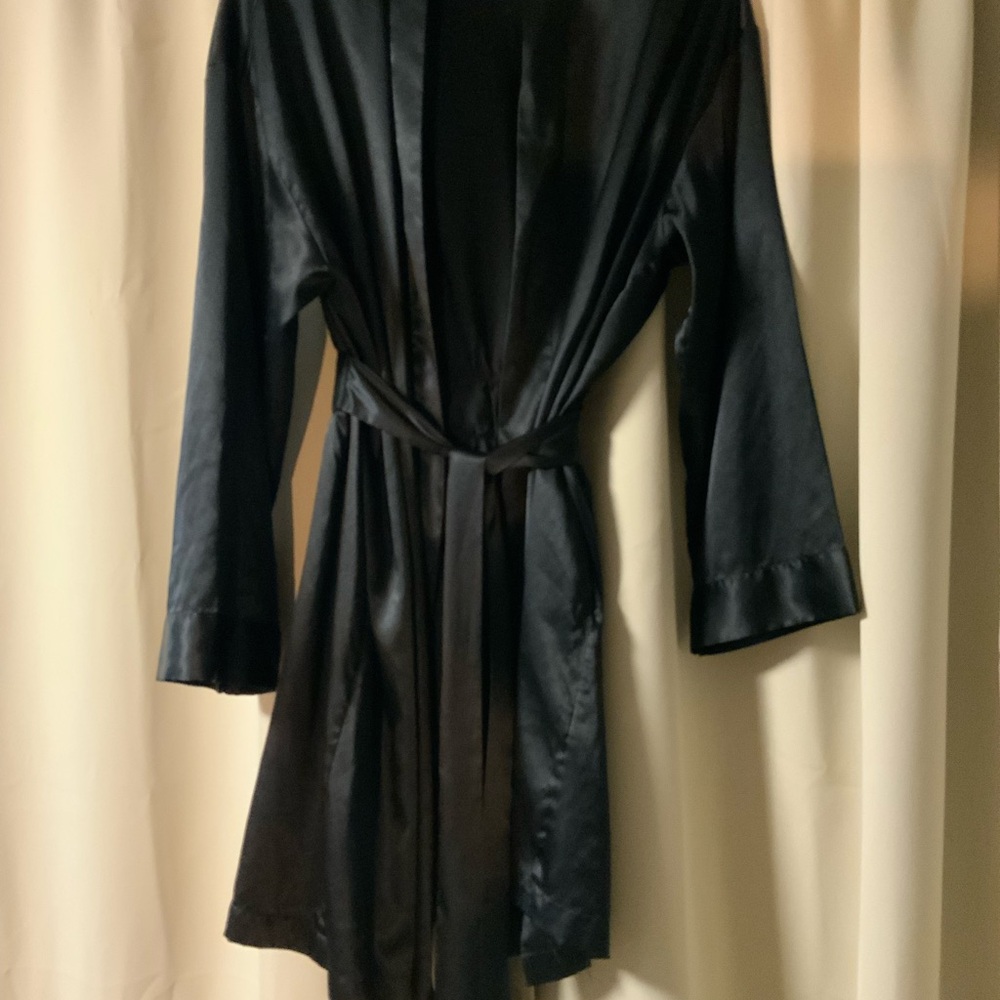 Victoria’s Secret Black Satin Women's Short Kimono Robe